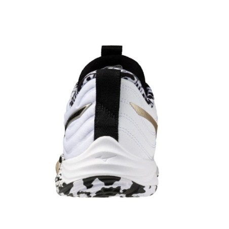 MIZUNO WAVE MOMENTUM ELITE White with black and gold | Handbolaunpas